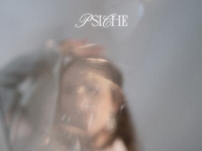 Angela Iris, Psiche: buona la prima