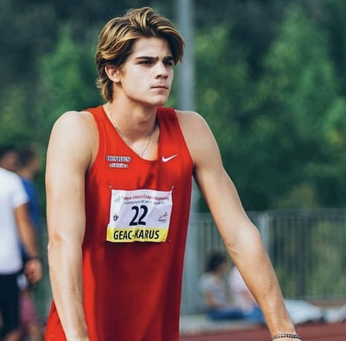 Leonardo Tano, il figlio di Rocco Siffredi, stella dell'atletica leggera: battuto record sui 60 mt a ostacoli. Nel passato ha detto "no" al Grande Fratello Vip