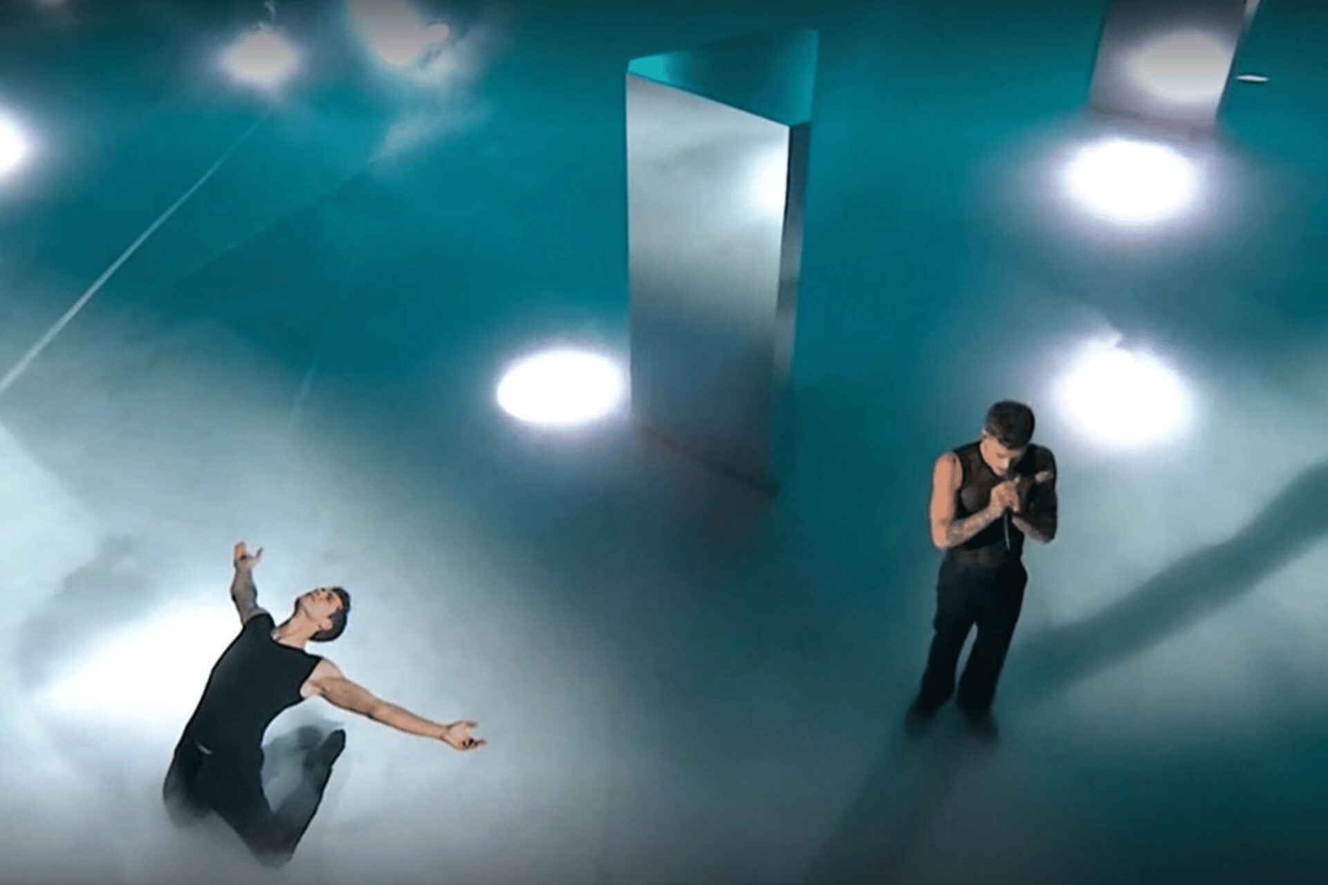 blanco-bluceleste-esibizione-robertobolle-videovirale