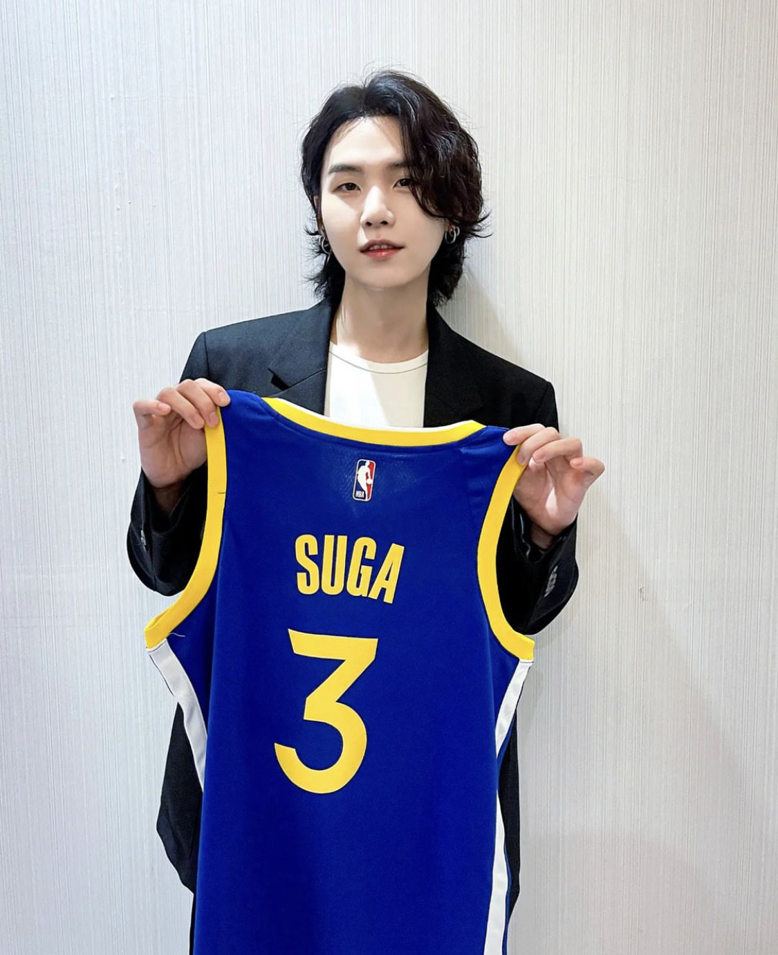 SUGA, star della band dei BTS è diventato ambasciatore dell'NBA. Il rapper sud coreano espanderà il marchio in tutto il mondo