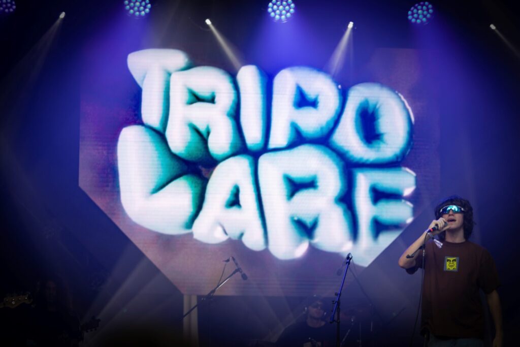 Tripolare