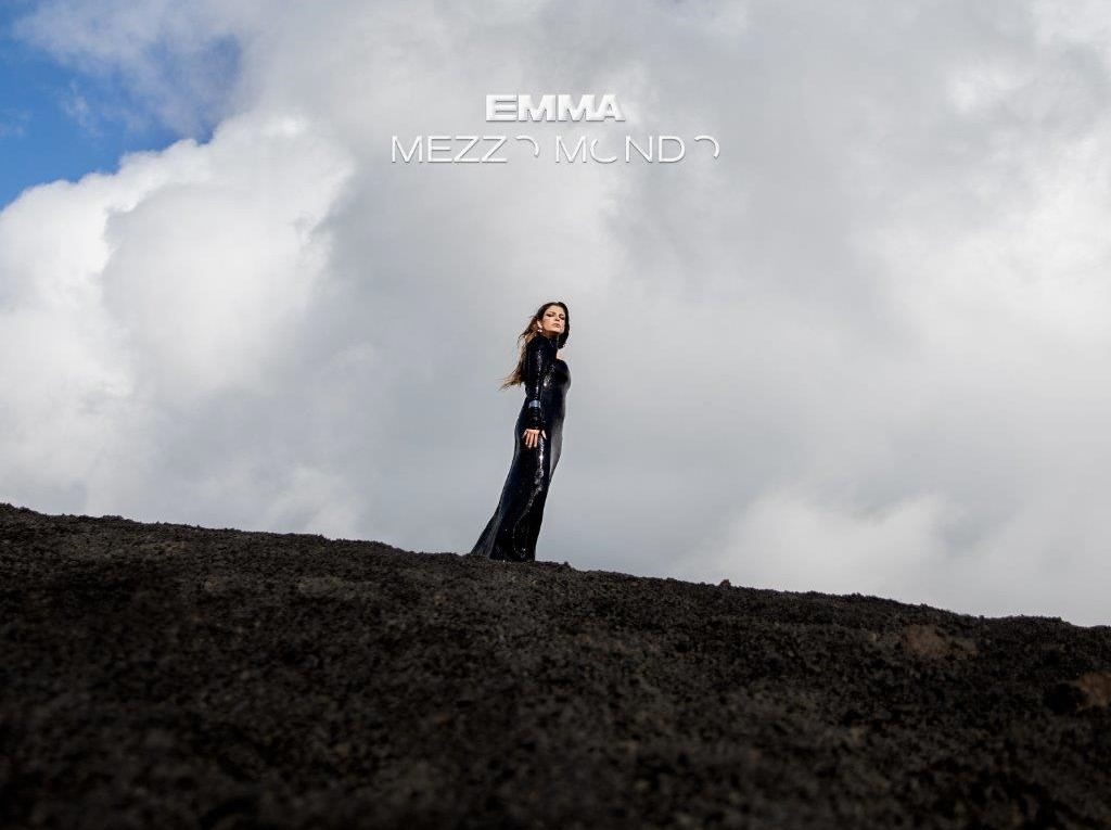 Emma Mezzo Mondo recensione