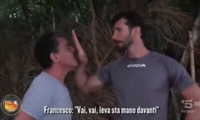 Isola dei Famosi, Francesco Benigno incastrato dai video. Ma l'attore replica: "Vi spu***no a tutti"