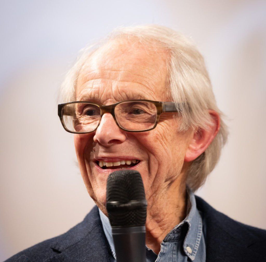 Il regista britannico Ken Loach ha ufficialmente annunciato il ritiro dalla regia.