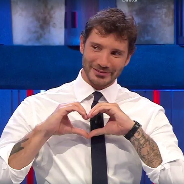 "Affari Tuoi" non va in vacanza: il game show viene prolungato anche in estate