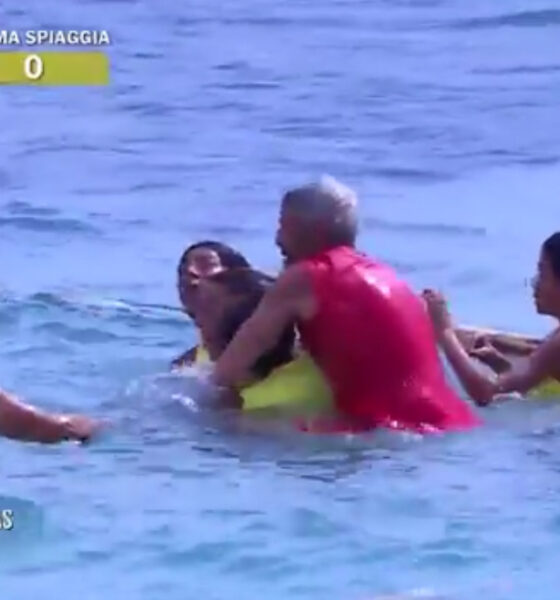 Rissa tra due naufraghi all’Isola dei Famosi: “Ti ammazzo, mer*a, ti tengo venti minuti sott’acqua” (VIDEO)