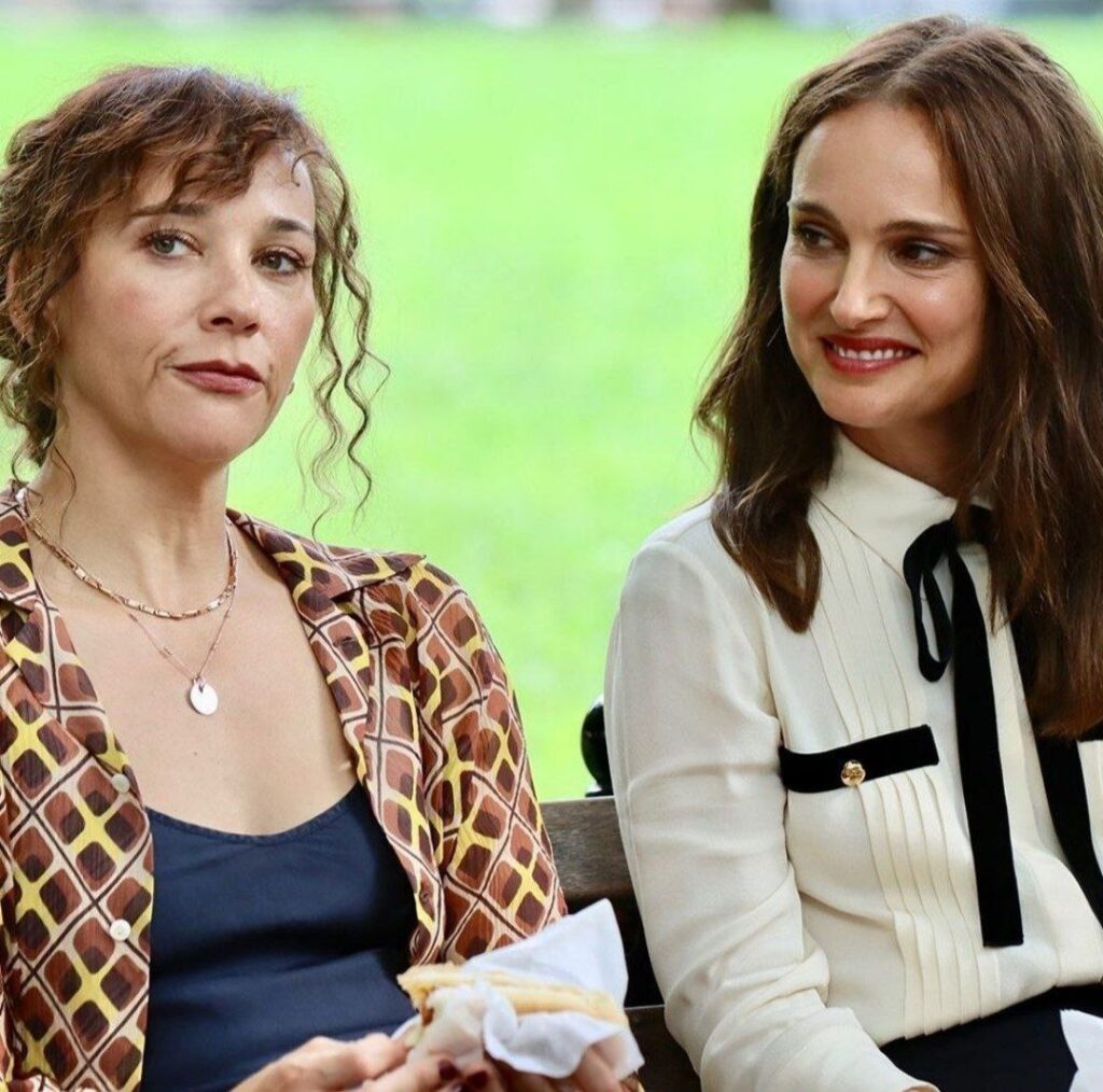 Natalie Portman e Rashida Jones (©People)