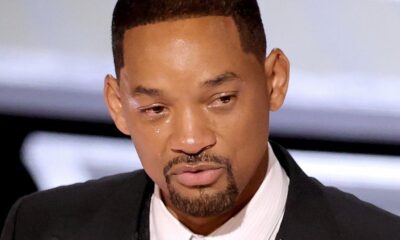 Will Smith: il suo ritorno al rap è ridicolo. Smith cerca la redenzione, ma il risultato dimostrare che è una star scollegata dal mondo. Dopo l'incidente agli Oscar 2022 e le rivelazioni della moglie Jada Pinkett su corna reciproche e comportamenti tossici, Will Smith fresco di psicoterapia prova a riconnettersi con le sue origini musicali. A diventare virali però non sono i suoi brani, ma i video dei suoi concerti promozionali improvvisati, in cui un pubblico perplesso si chiede perché una star miliardia di mezza età debba rendersi così ridicola.