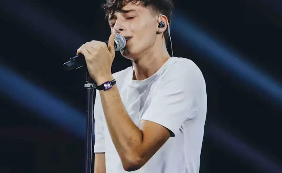 Alessandro Tomasi: il giovane artista che riporta l'anima al cantautorato di X Factor