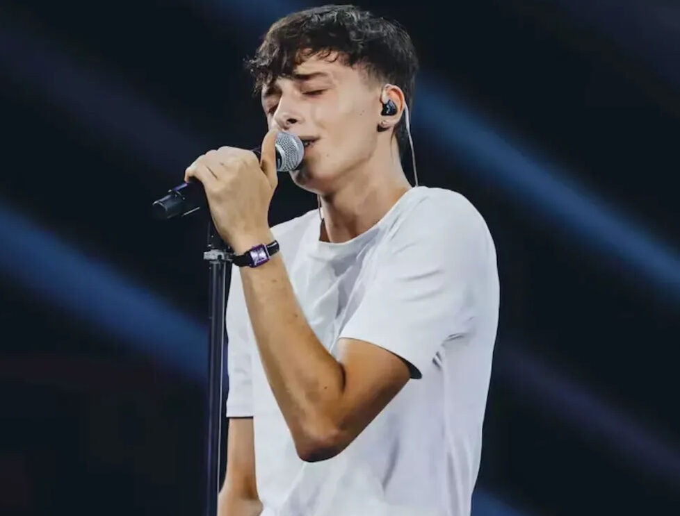 Alessandro Tomasi: il giovane artista che riporta l'anima al cantautorato di X Factor