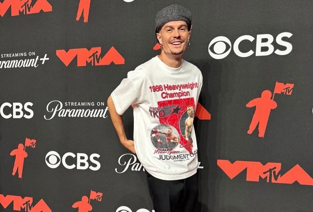 Adriano Bettinelli: da Amici di Maria De Filippi ai palchi mondiali con Mariah Carey