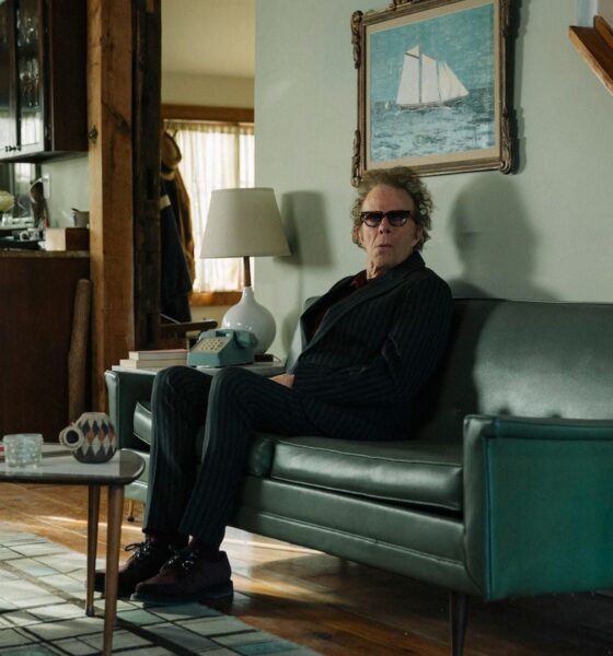 Father Mother Sister Brother (©Father Mother Sister Brother)