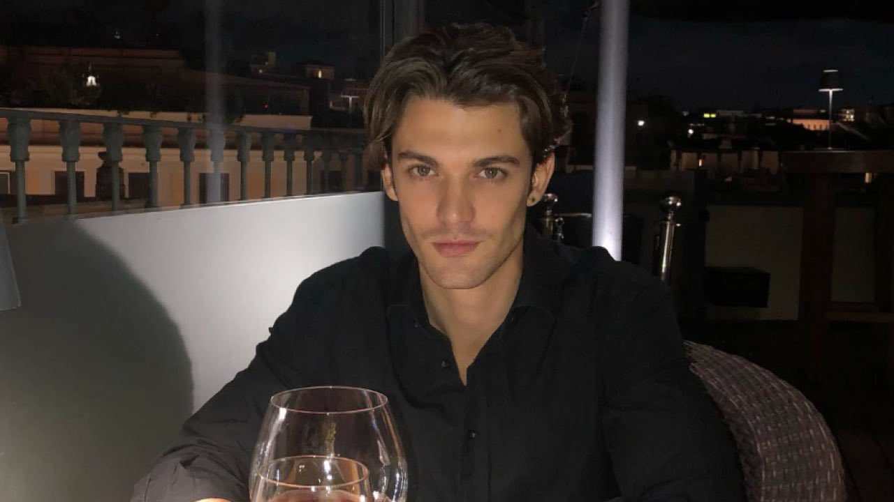 Grande Fratello, DIRETTA di Lunedì 1 Dicembre e Talklandia con Samantha Discolpa. Jonas è il secondo finalista. Mattia (in stampelle) eliminato