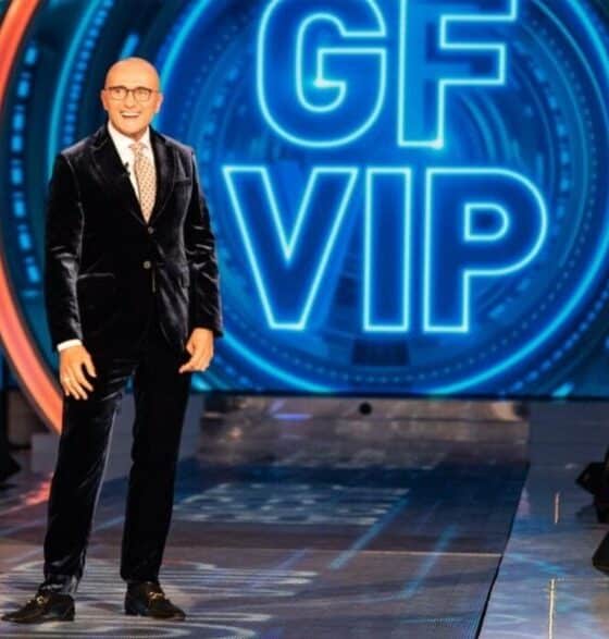 Alfonso Signorini si autosospende da Mediaset