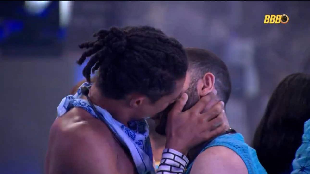 Il Grande Fratello Brasile parte con un bacio gay