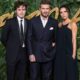 Anche i Beckham piangono. La rottura fra Blooklyn e genitori è più di un dissapore familiare, è una crisi reputazionale del brand. I Beckham infatti sono una famiglia-azienda social, dove rapporti affettivi e questioni commerciali sono talmente intrecciate da essere indistinguibili.