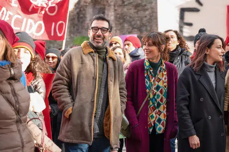 Edoardo Leo e Claudia Pandolfi nel film '2 cuori e 2 capanne' di Massimiliano Bruno ( @2 cuori e 2 capanne)