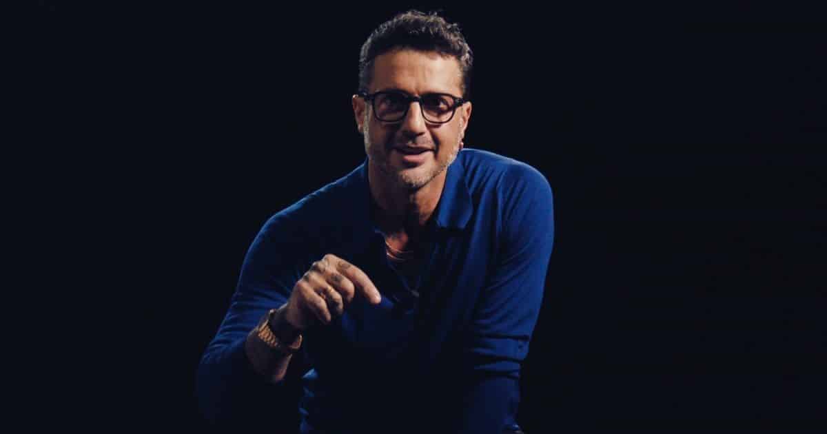 "Io sono notizia": la docuserie Netflix che trasforma Fabrizio Corona in uno specchio scomodo dell'Italia contemporanea