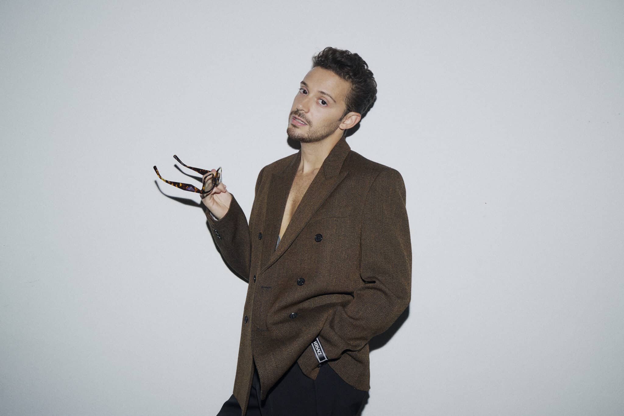 RUGGERO - esce domani il nuovo singolo "Fashion Week"