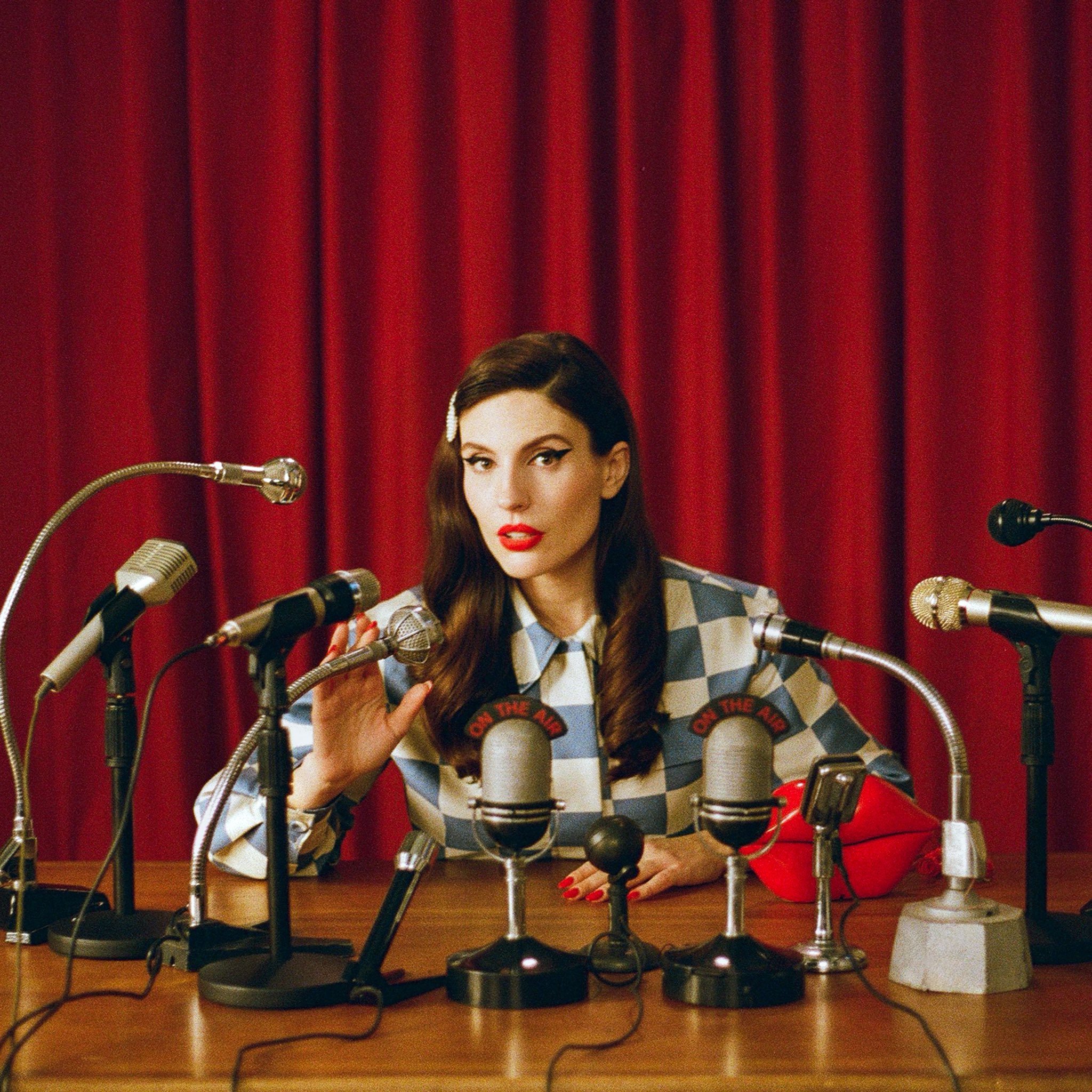 Sanremo 2026: la media voti alle canzoni dopo il primo ascolto dei giornalisti. Ditonellapiaga in netto vantaggio con il brano "Che fastidio!"