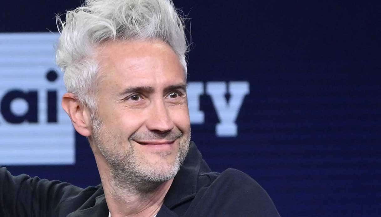 Vincenzo Schettini sale sul palco di Sanremo 2026