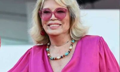 Belve torna il 21 aprile: Amanda Lear tra le prime ospiti