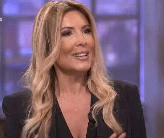Selvaggia Lucarelli sarà volto di 'Too Hot to Handle: Italia 2'