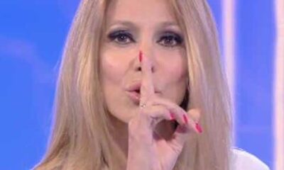 Adriana Volpe torna in Casa del Grande Fratello VIP e fa la "snitch": squalifica in arrivo?