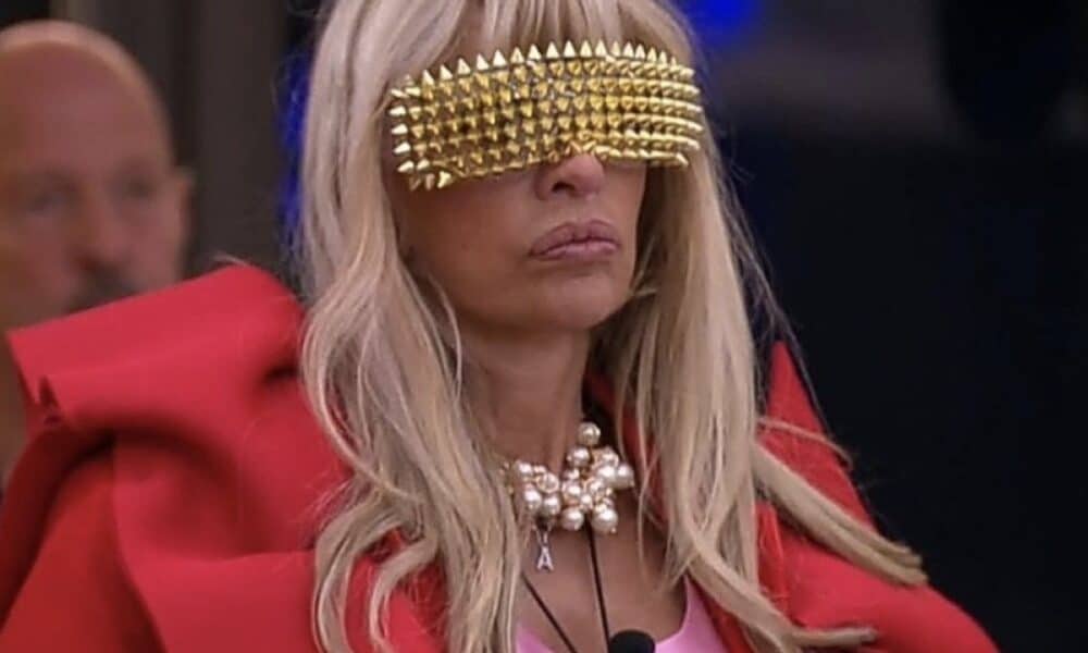 Grande Fratello Vip, DIRETTA di venerdì 24 aprile