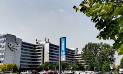 Mediaset risponde a Barbara d’Urso: “L’Azienda respinge ogni addebito ed è fiduciosa sull’esito positivo della controversia”