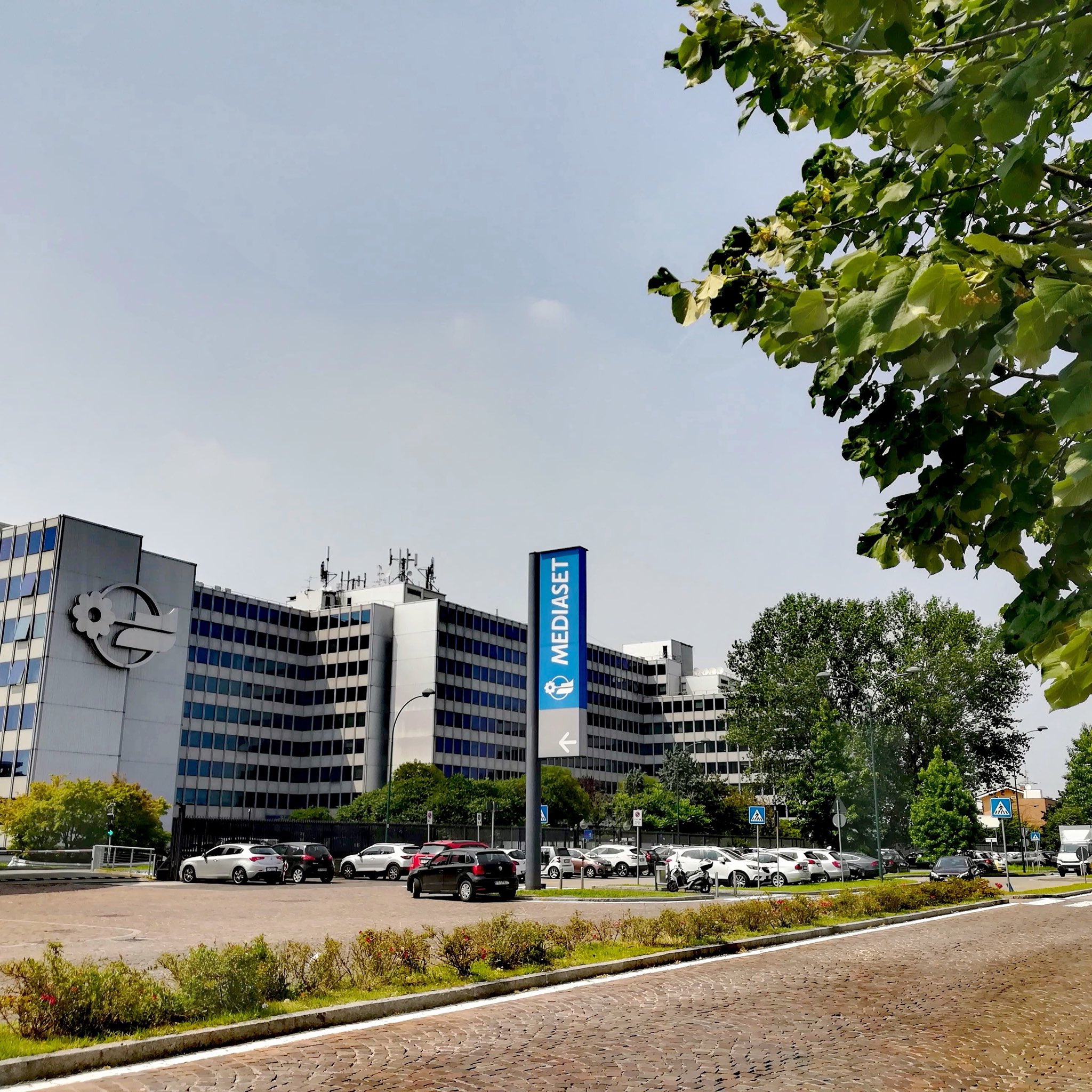 Mediaset risponde a Barbara d’Urso: “L’Azienda respinge ogni addebito ed è fiduciosa sull’esito positivo della controversia”