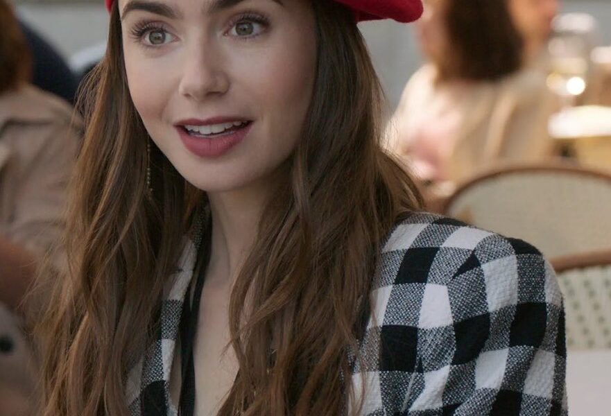 Lily Collins dice “Adieu” a Emily in Paris