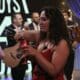 Forte lite tra Alessandra Mussolini e Francesca Manzini al Grande Fratello VIP: “Falsa, vuoi solo la clip per martedì”. Interviene anche Raul: "Domani faccio un macello"