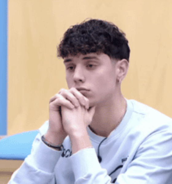 Amici 25, Riccardo crolla dopo l’eliminazione: “Dovrò tornare a fare l’idraulico”