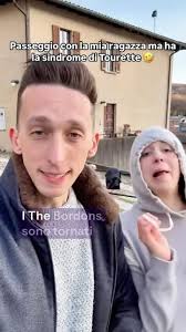 La crisi dei thebordons: dalla tourette a OF. Distrutto il patto di fiducia con la propria community, i CC svizzeri si buttano sul ragebait. Prima la sparizione improvvisa e senza spiegazioni Davide Bordoni, poi la Decarli che annuncia l'apertura di un profilo OF, in cui però sono caricate sue immagine generate con l'AI, infine il ricorso a reel ragebait che sfottono i followers. Il tutto con l'obbiettivo di spremere fino al midollo la propria community.