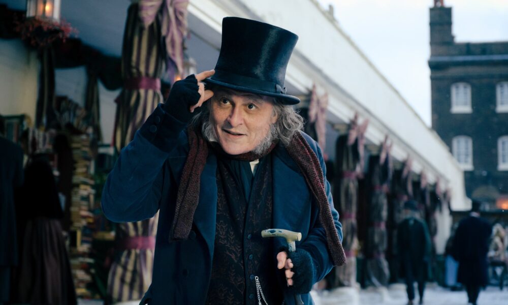 Johnny Depp arriva al cinema come Ebenezer Scrooge (trailer ufficiale)