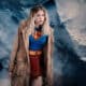 Supergirl e la polemica sui corpi delle attrici. Il flop al botteghino e le polemiche sulla bellezza della Alcock dividono il web, fra chi accusa i fan dei cinecomics di misoginia e chi invece sostiene Supergirl abbia floppato perché indirizzato ad una nicchia di pubblico. A questo si aggiungono i problemi produttivi del film, considerato appena sopra la sufficienza fin dai primi test screen voluti dal duo Gunn/Safran