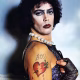 The Rocky Horror Show è omotransfobico? Per l'attuale comunità LGBTQI+ il film è un inno a stereotipi e pregiudizi, e ne chiede l'oblio. I fans dell'opera al contrario ne rivendicano il valore provocatorio e liberatorio per l'epoca, e lo considerano un classico intramontabile della controcultura.