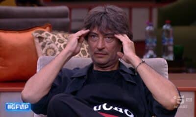GFVIP, Simone Annicchiarico ha bestemmiato. Squalifica o nomination d'ufficio? (VIDEO)