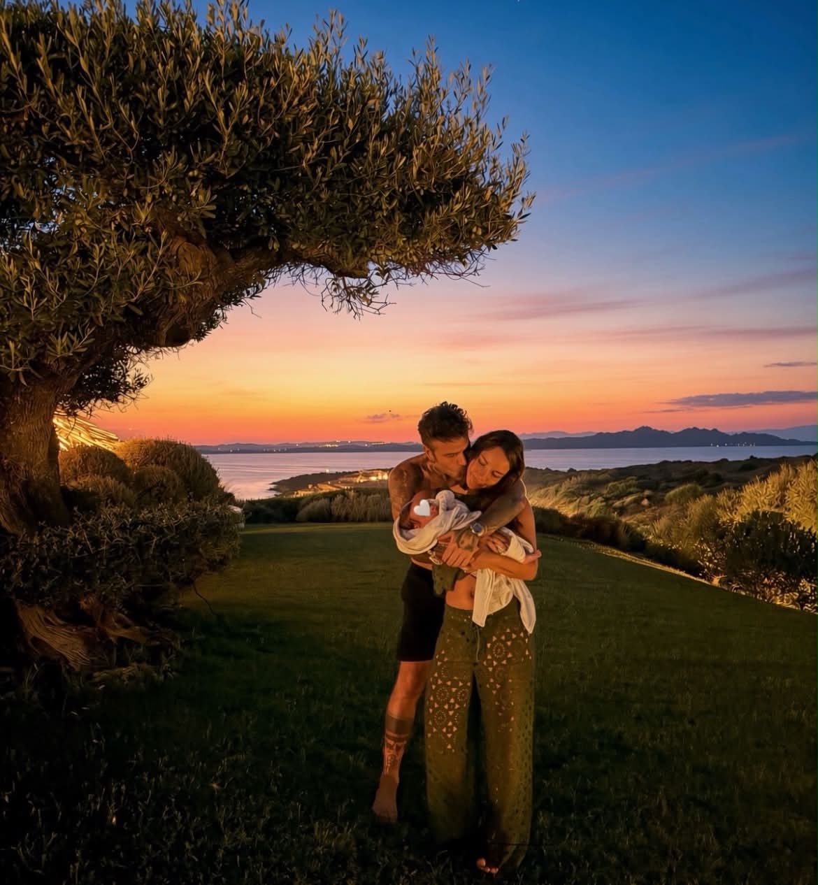 Fedez mostra il volto di Edoardo Lupo sui social. Lo scatto commuove i follower