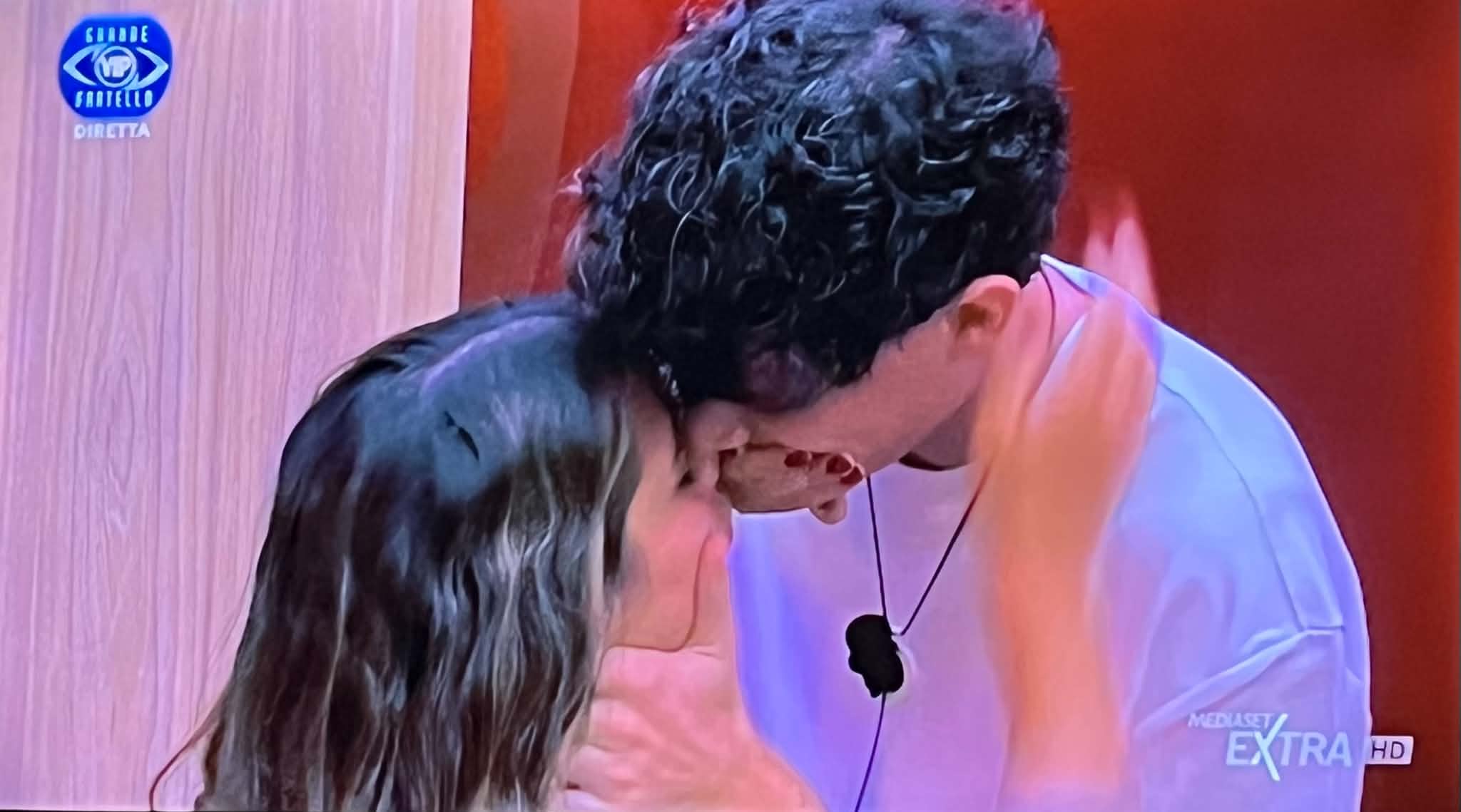 GFVIP, Gian Marco e Piera Meloni si dicono addio: “Ti amo tanto”. “Fidati di me”