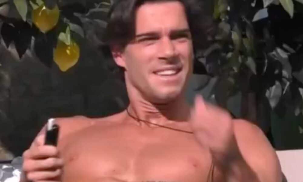 GFVIP, DIRETTA di Lunedì 19 Ottobre. Serata di "comodini". Carmen rivede il suo primo amore. Televoto flash in arrivo. I ripensamenti stellari di Valeria