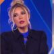 GFVIP, DIRETTA di Lunedì 19 Ottobre. Valeria e Giulia di nuovo ai ferri corti. Megan incontra la mamma. Continua la frattura tra veterani ed esordienti. Nata una nuova ship: Carmen e Luigi l'olivaro. In 7 al televoto