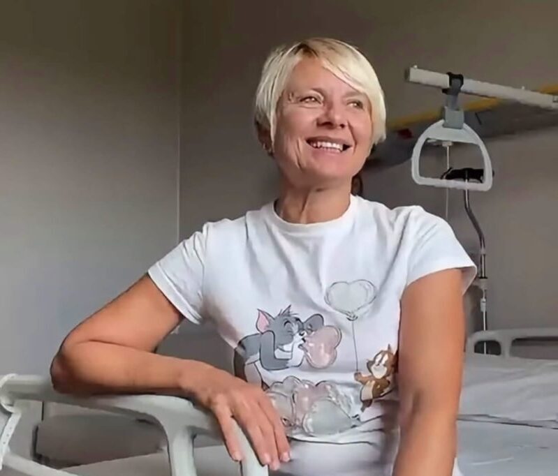 Antonella Elia si è operata: “Era un tumore borderline, mi hanno tolto ovaie e tube. Tutto a posto”